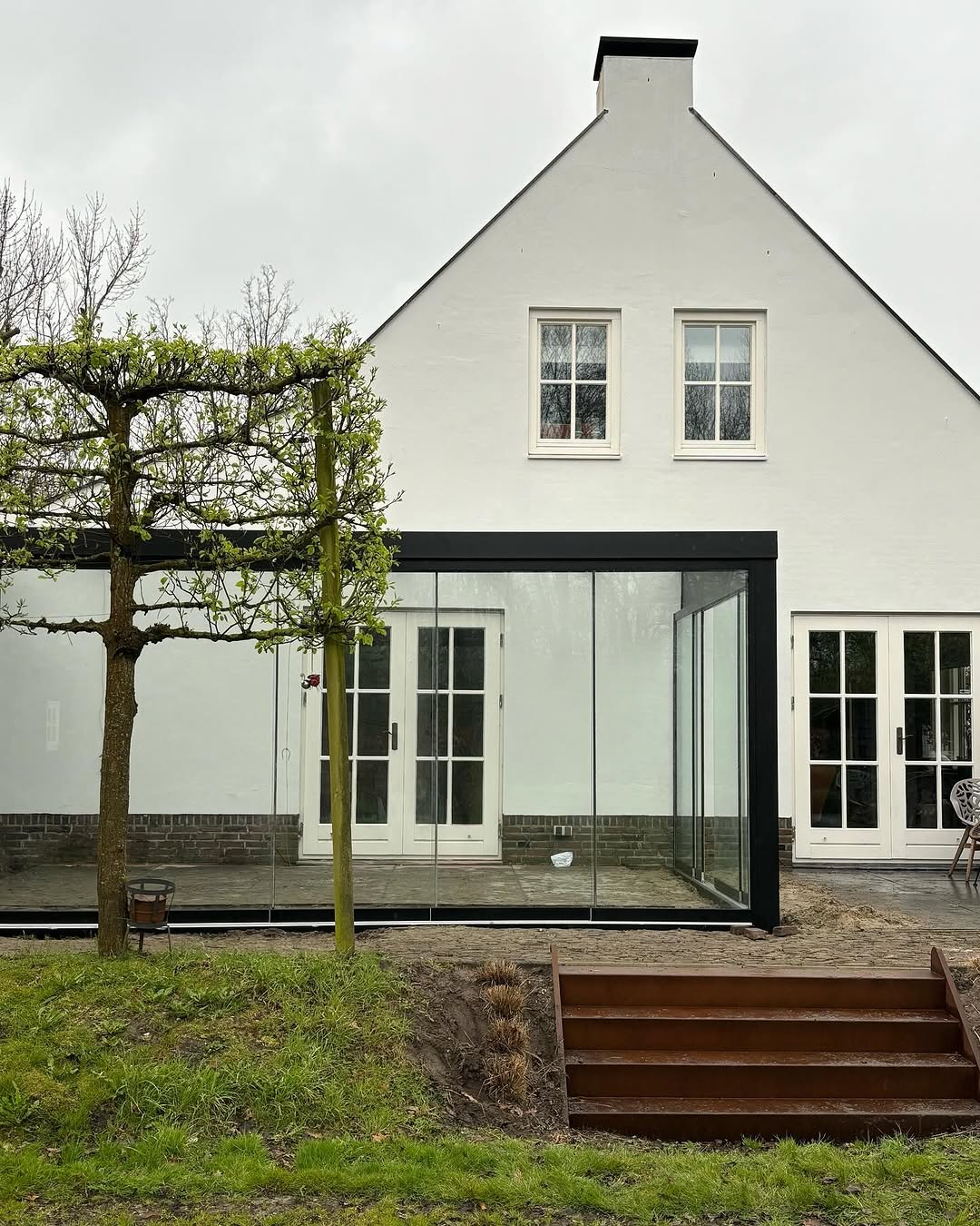 Cube langs de gevel
